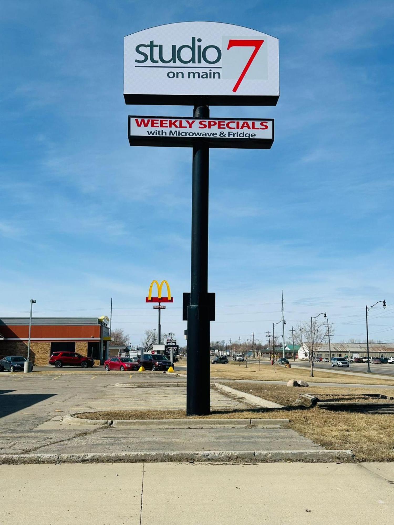 Studio 7 On Main West Fargo Zewnętrze zdjęcie